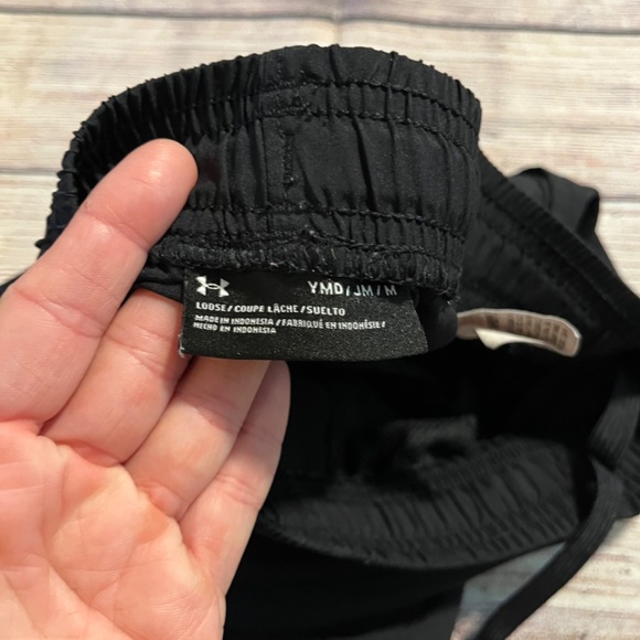 Boys under armor shorts size medium - Picture 5 of 5